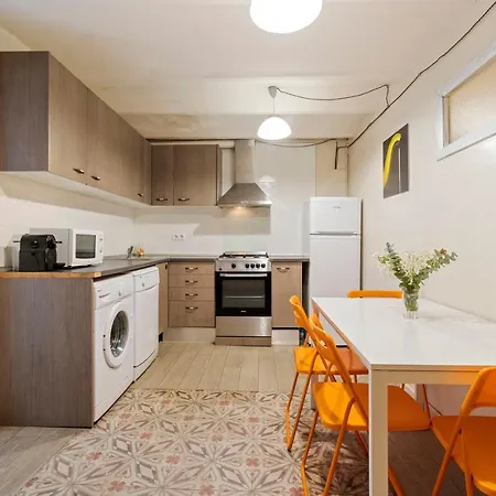 Flateli Fabra Апартаменты